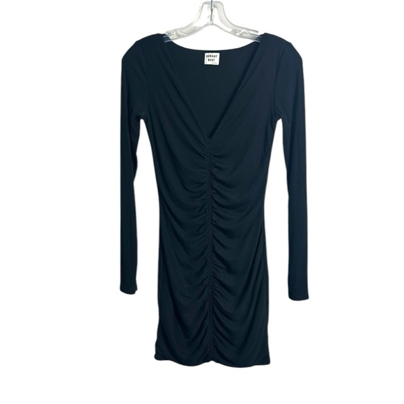 Aritzia Sunday Best RHEA Ruched Bodycon V-Neck Dress Black Size Small LBD - Picture 1 of 7